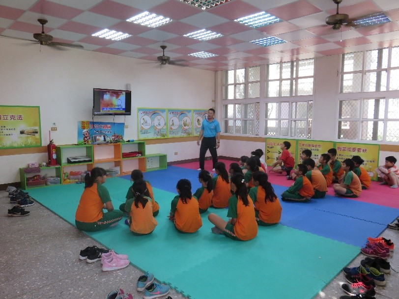 通霄鎮啟明國民小學-居家安全濃煙逃生演練