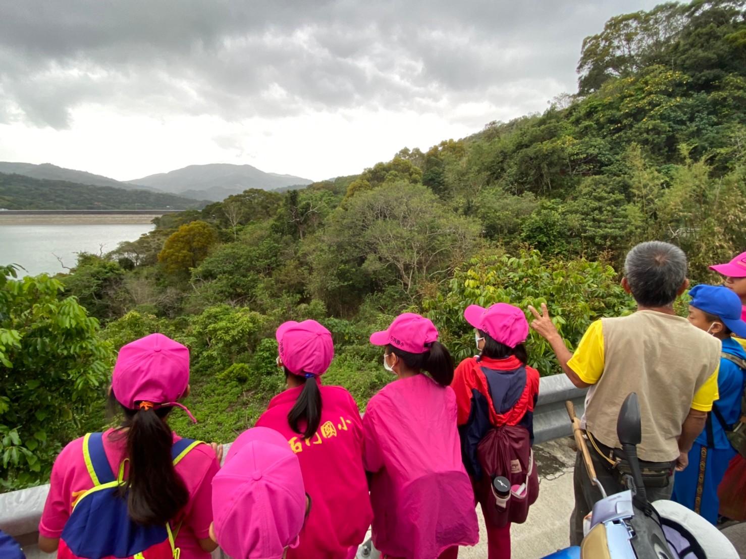 石門國小去山上上課圖片