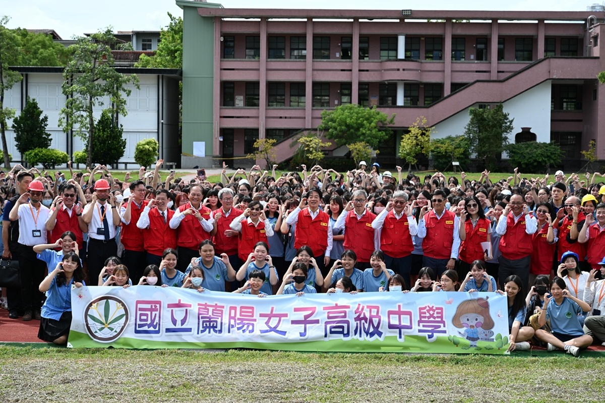 強化校園師生應變疏散能力 賴總統參與919國家防災日地震避難掩護演練